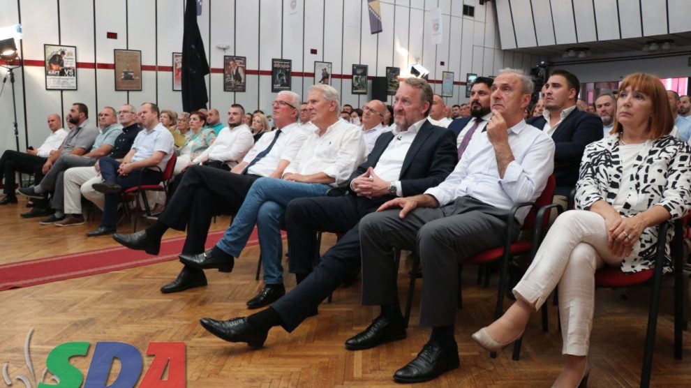 Predsjednik Bakir Izetbegović učestvovao na tribini u Travniku