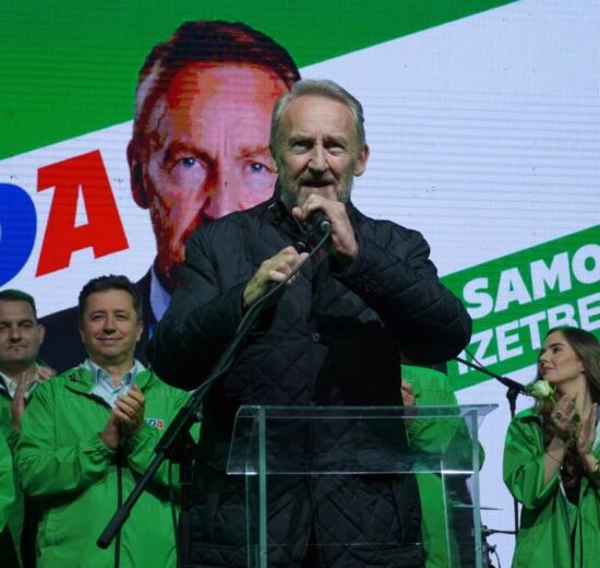 Od srednje Bosne do sarajevske Zetre: SDA završila predizborne skupove i predstavila kandidate za sve nivoe vlasti